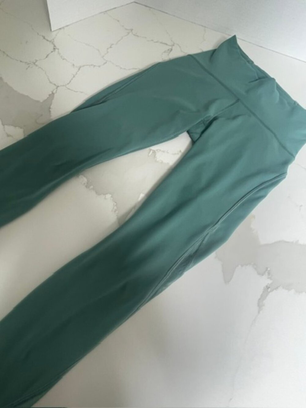 Lululemon Train Times 7/8 Pant With Mesh Calf Inserts. Frosted Pine Size 4. - Picture 2 of 7